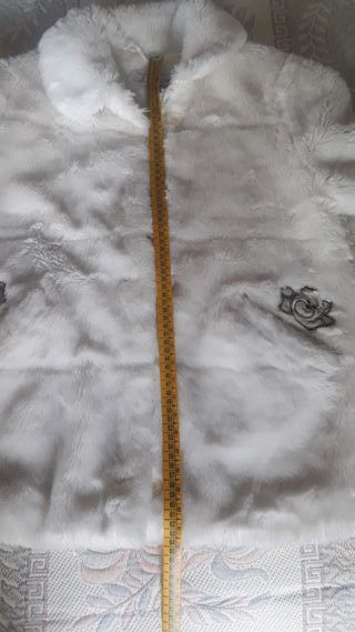 Abrigo peluche niña 12 años. El largo son 64 cm