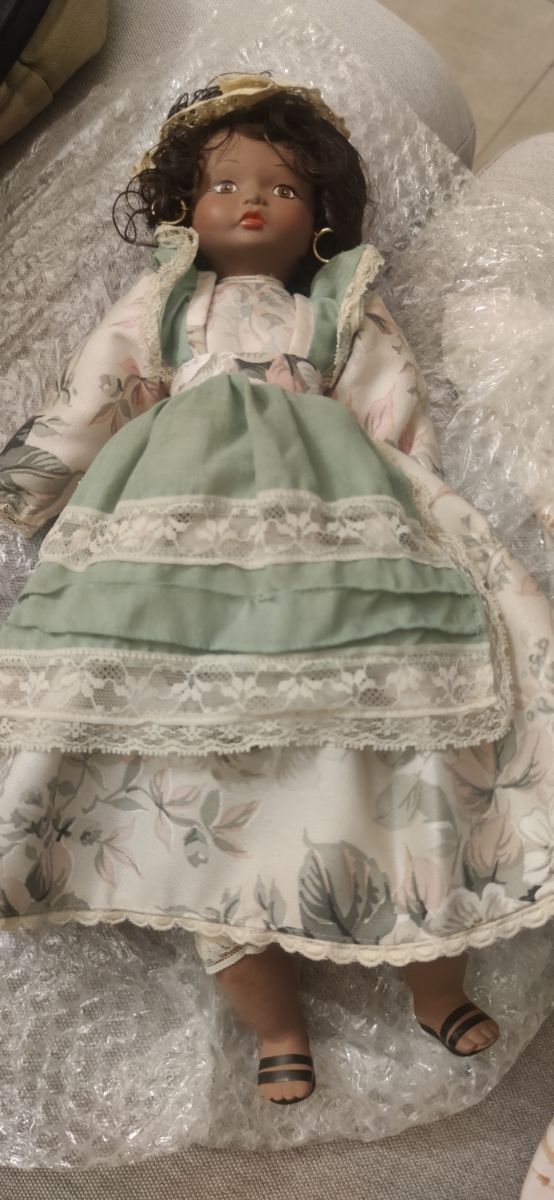 Muñeca de porcelana vintage