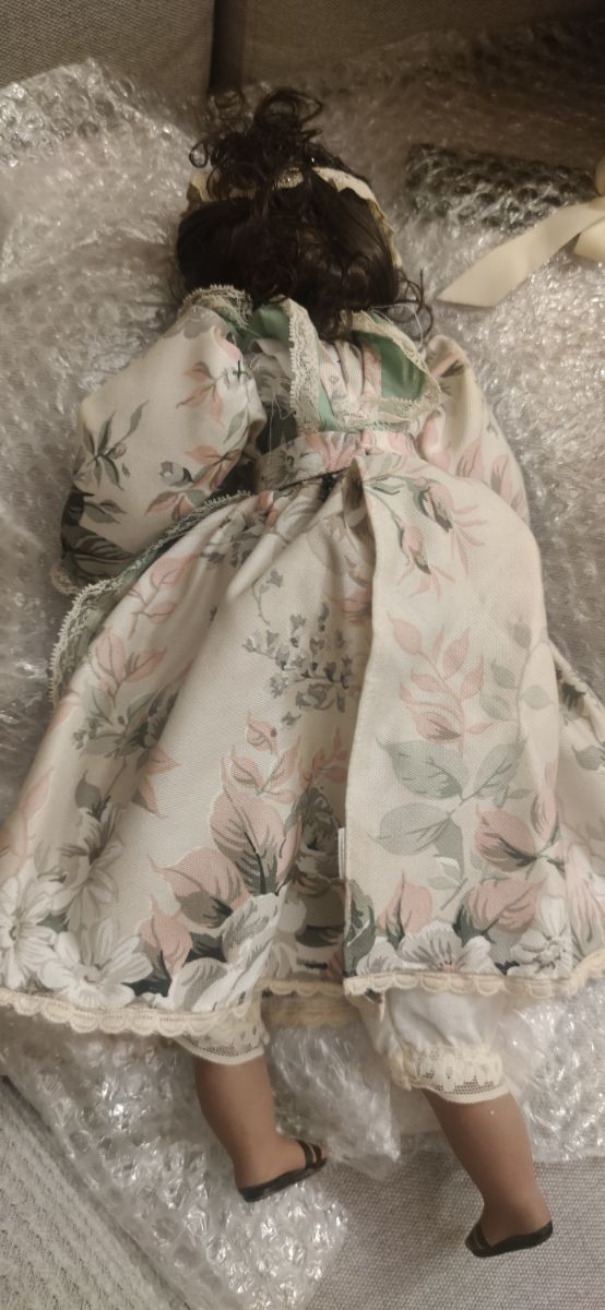 Muñeca de porcelana vintage