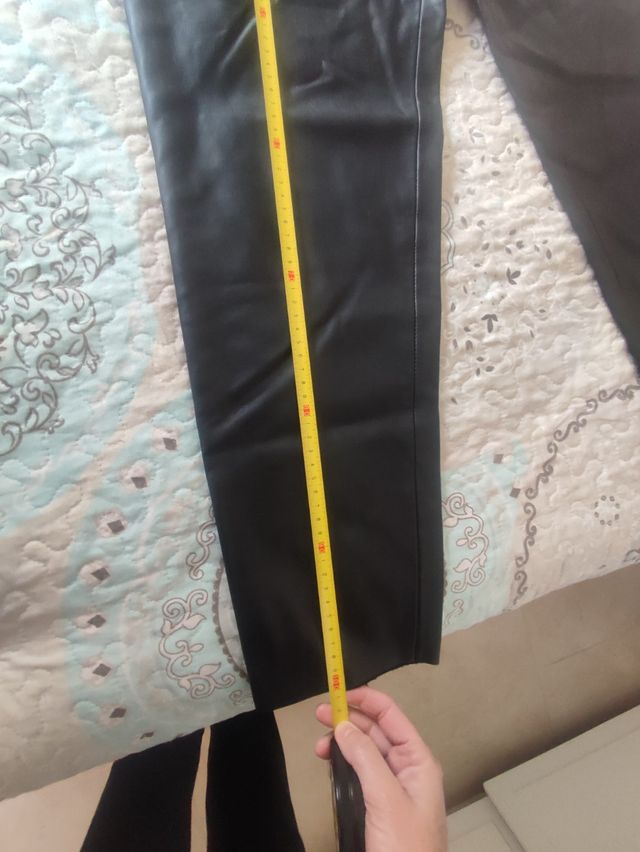 Pantalón polipiel Zara