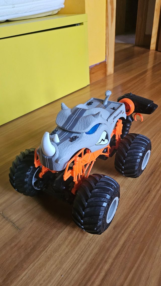 Motos Monster con teledirigido como nuevo