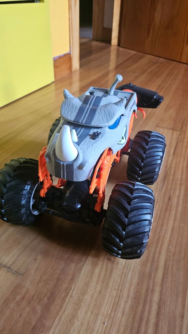 Motos Monster con teledirigido como nuevo