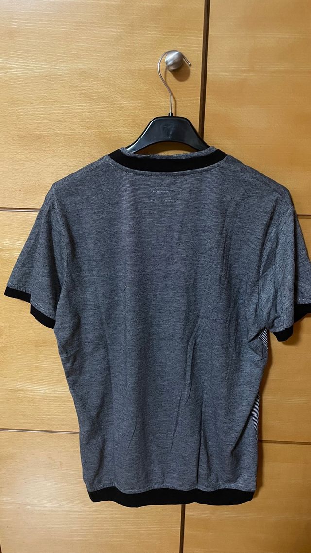 Camiseta hombre gris