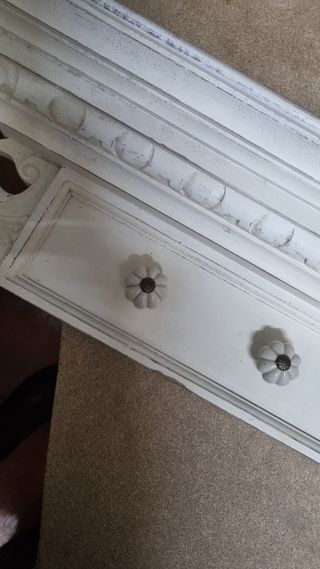 Percha de pared envejecida