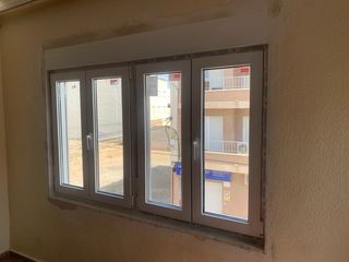 ventana de 100x138 con instalacion 
