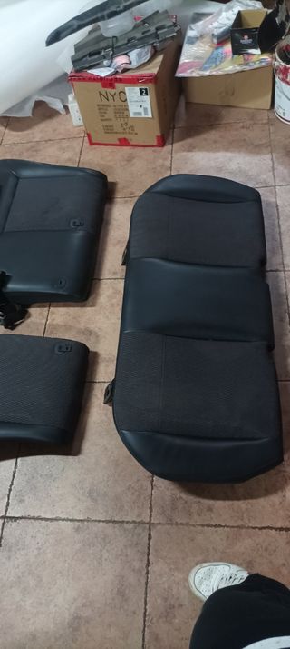 Asientos traseros cuero fiesta S