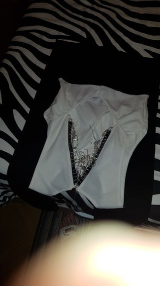 Mono de fiesta blanco y negro S/M