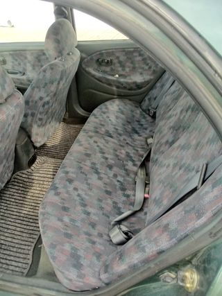 Hyundai Lantra 2001
