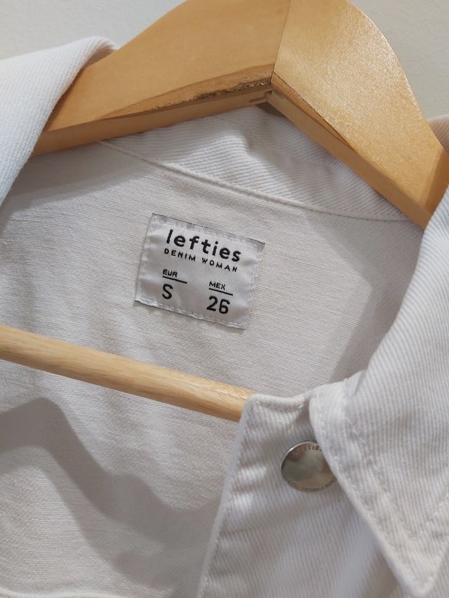 Cazadora vaquera blanca