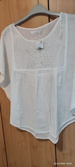 Blusas blancas