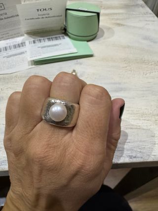 Anillo Duna con perla y pendientes perla Tous