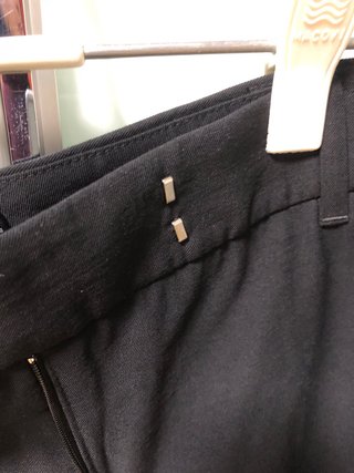 Pantalón negro, Mango