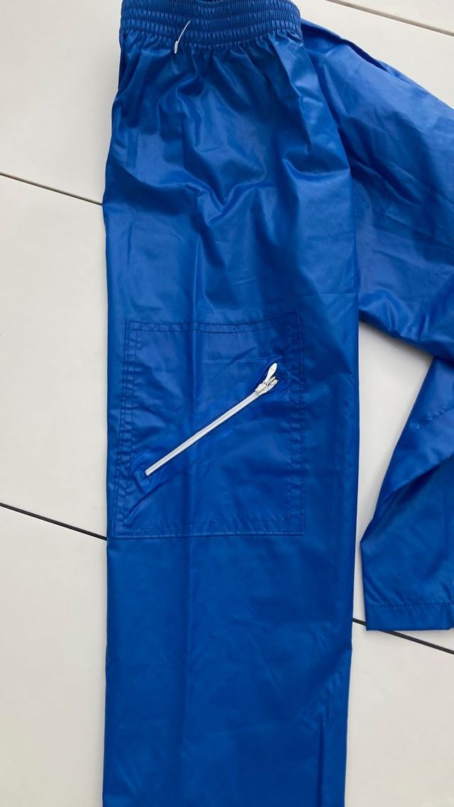 Pantalón agua. Forrado. Azul. 6 años.