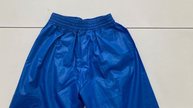 Pantalón agua. Forrado. Azul. 6 años.