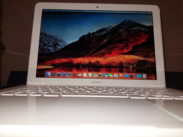 Apple MACBOOK 7,1-RAM 4GB-HDD 240GB-