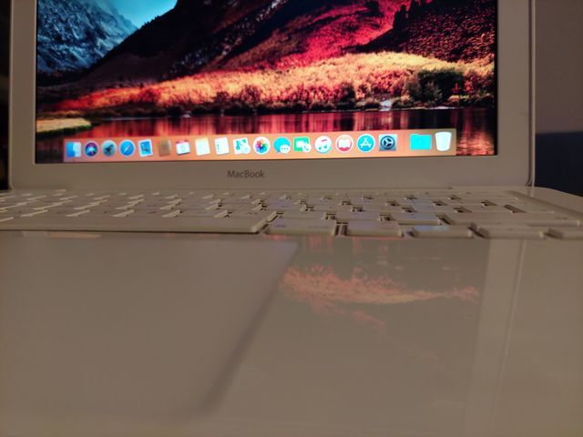 Apple MACBOOK 7,1-RAM 4GB-HDD 240GB-