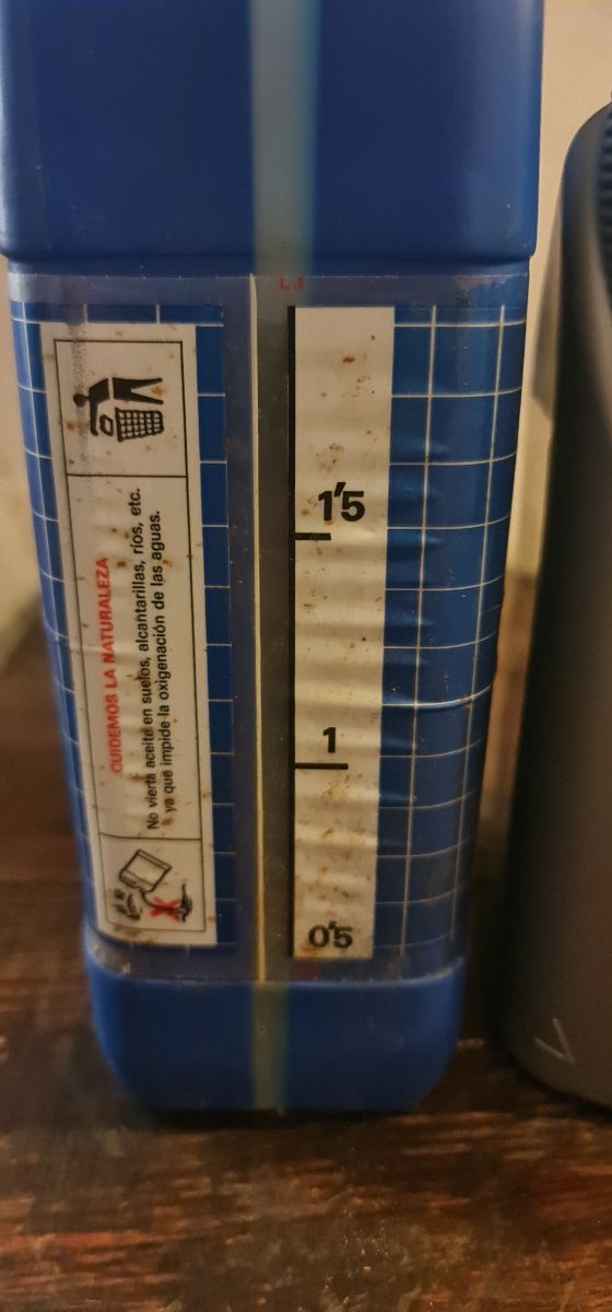 Lotto 4 bottiglie di olio per motori