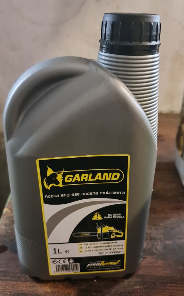 Lotto 4 bottiglie di olio per motori