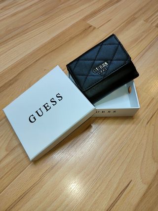 Cartera monedero de Guess