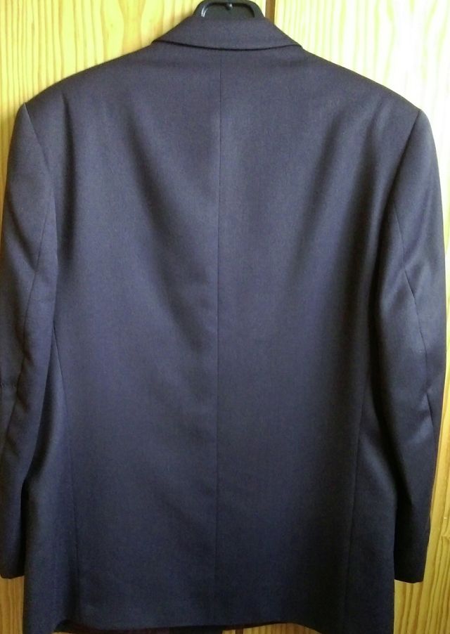 vendo elegante chaqueta de la casa FERRATTI