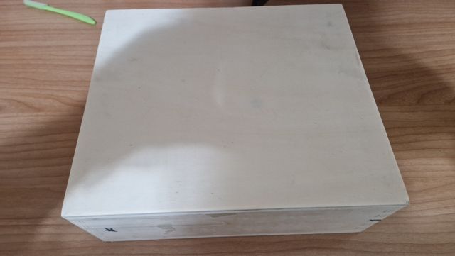 1 Scatola contenitore in legno