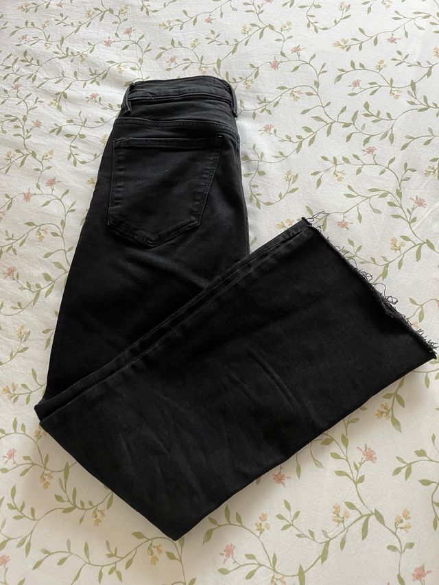 Pantalon negro Mango