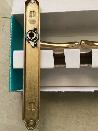 MANILLAS DE PUERTA SIN ESTRENAR