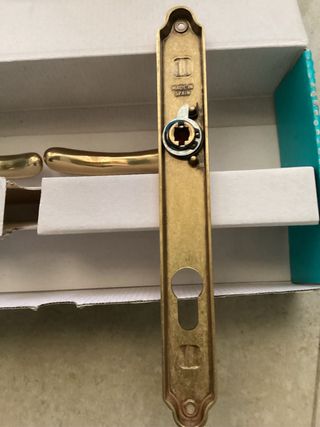 MANILLAS DE PUERTA SIN ESTRENAR