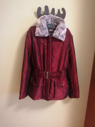 Parka mujer color cereza