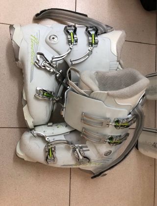 Conjunto esquis+botas+palos