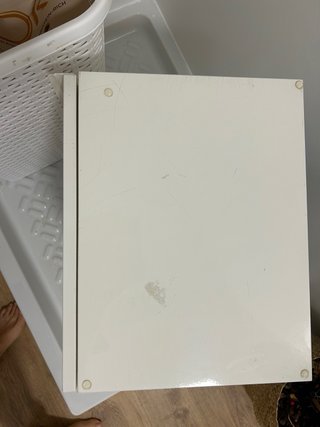 Armario de pared en color blanco brillo