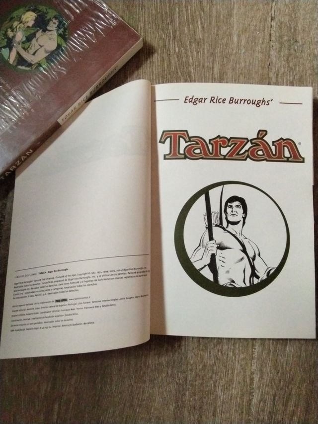 Libro clásicos del comic TARZAN