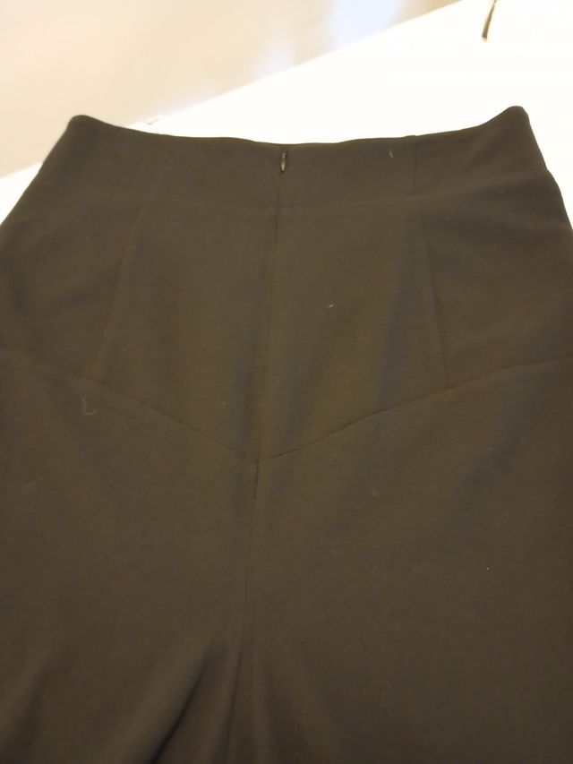 Falda negra francesa 