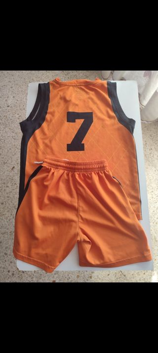 Equipación de baloncesto para niño 