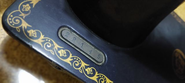 Maquina de coser WERTHEIM