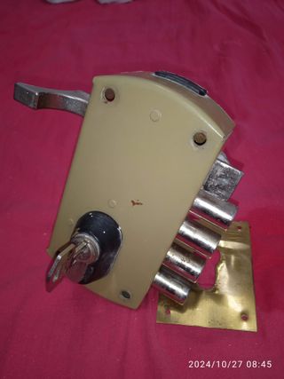 Cerradura Triple puerta entrada