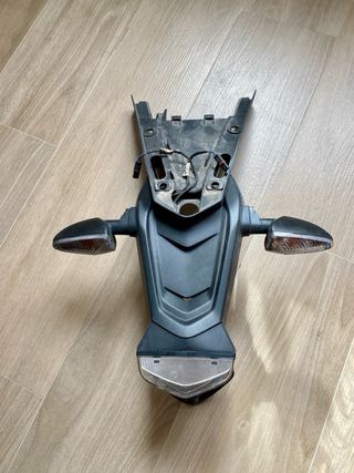 Portamatriculas con intermitentes y piloto trasero