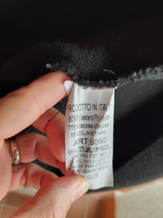 N. 2 giacche in maglia mezza stagione M