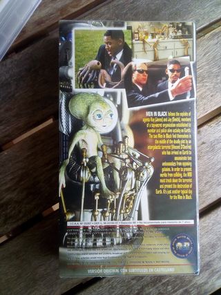 Men in black, Titanic y South Park VHS