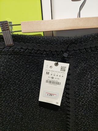 Falda negra zara
