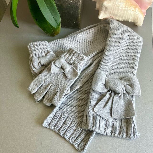 Bufanda y guantes con lazo Niña