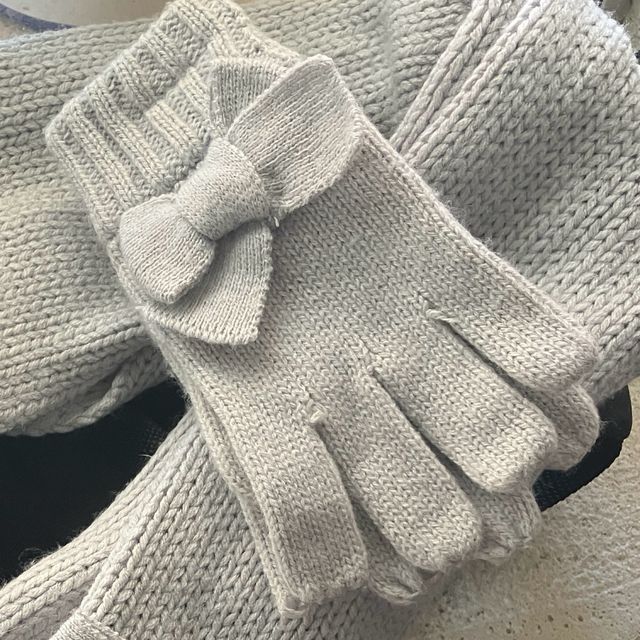 Bufanda y guantes con lazo Niña