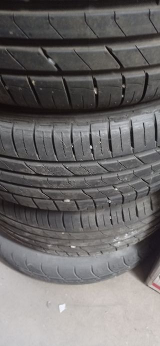 Llantas  + gomas