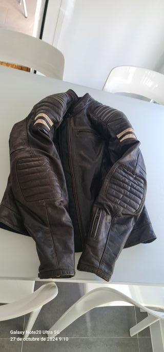 Cazadora de mujer  para moto de cuero (SEGURA)