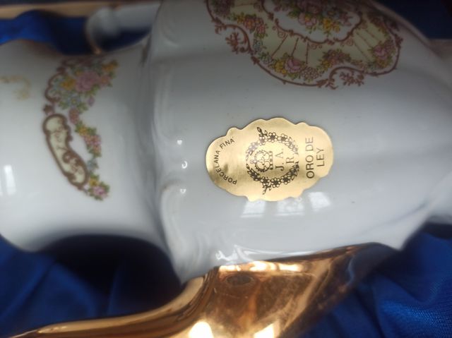 juego café  porcelana bañado oro