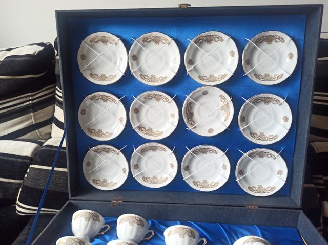 juego café  porcelana bañado oro