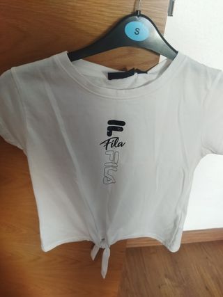 Camiseta de niña talla 14. 