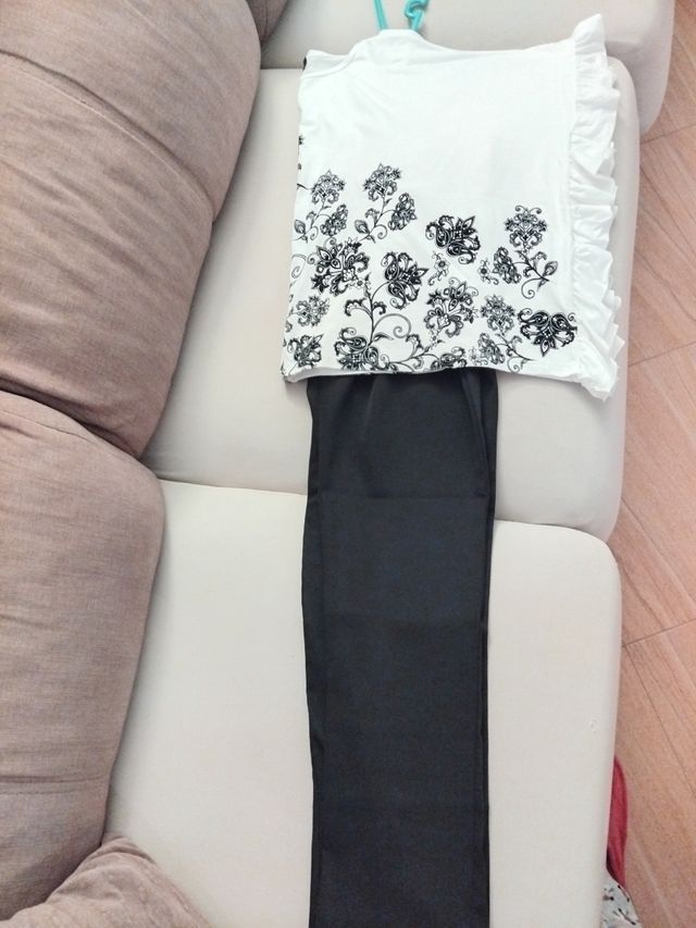 SET abito T-shirt e pantaloni