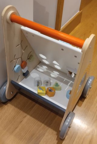 Correpasillos/andador de madera 