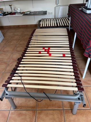 2 letti articolati elettrici e materassi